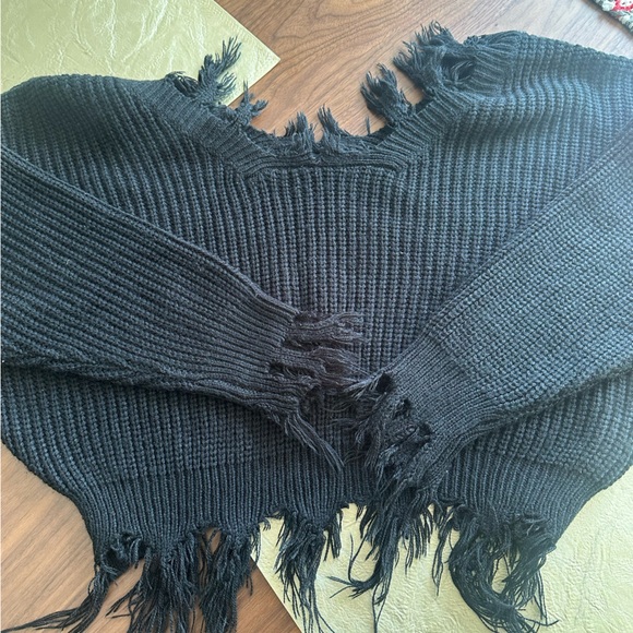 Off the shoulder black sweater - Picture 6 of 10